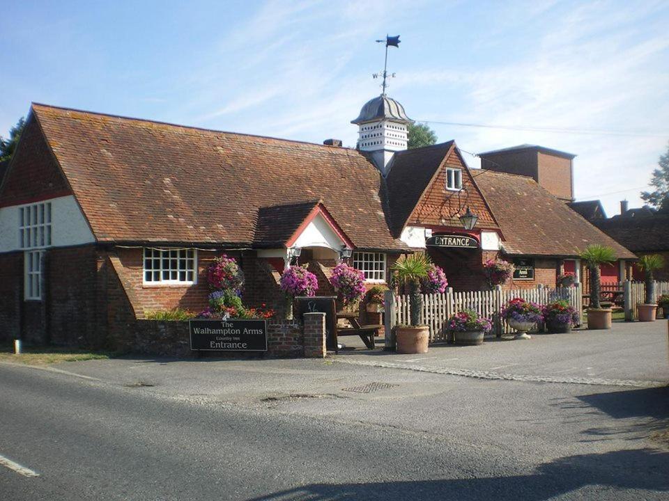 Bed and Breakfast The Walhampton Arms Lymington Exterior foto